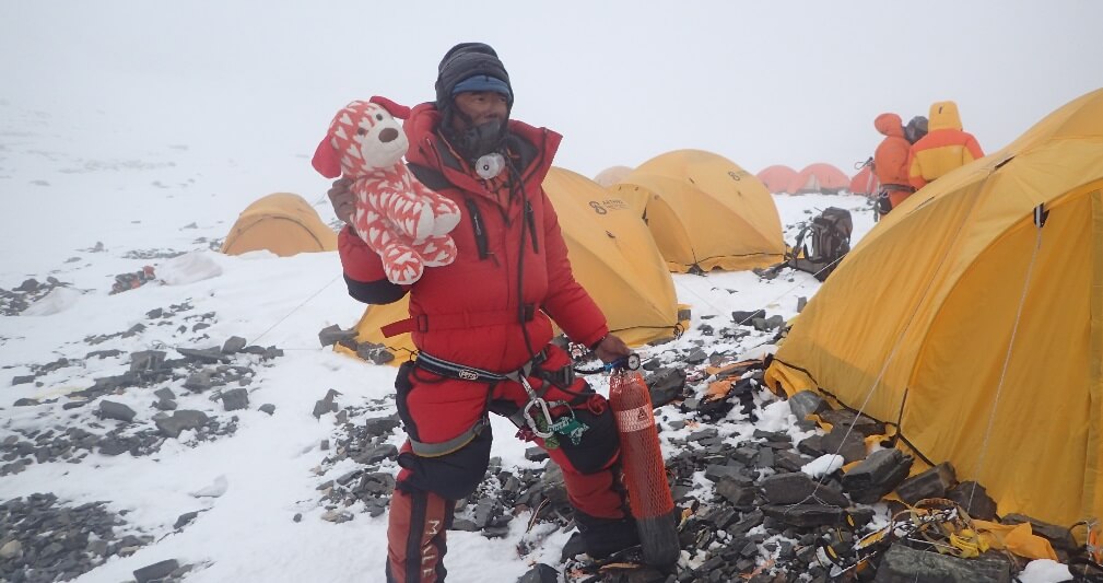 HeartDog and Pemba Sherpa at Everest Camp 4 in the death zone